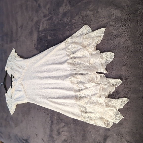 Vintage White Lace Maxi Short Sleeved Dress With Semi Sheer Sleeves - Picture 7 of 13